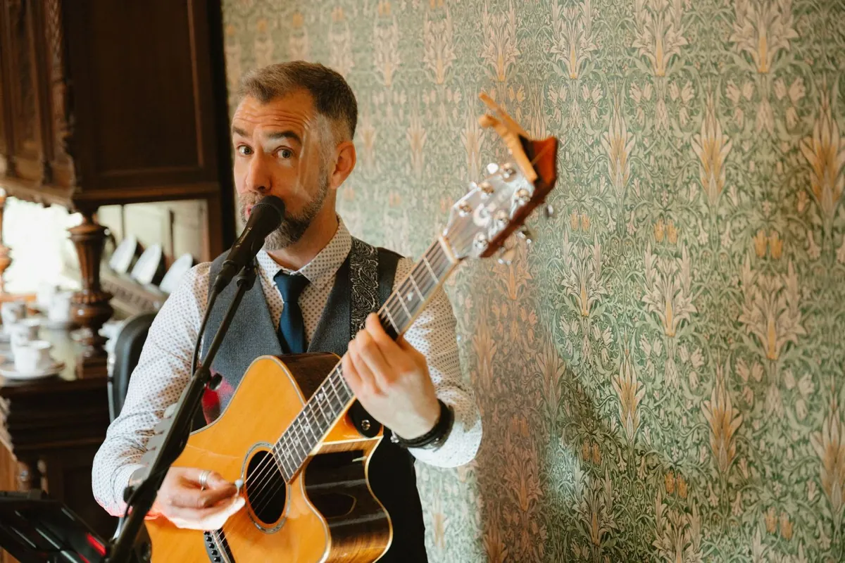 Wedding entertainment and evening celebrations at Killeavy Castle