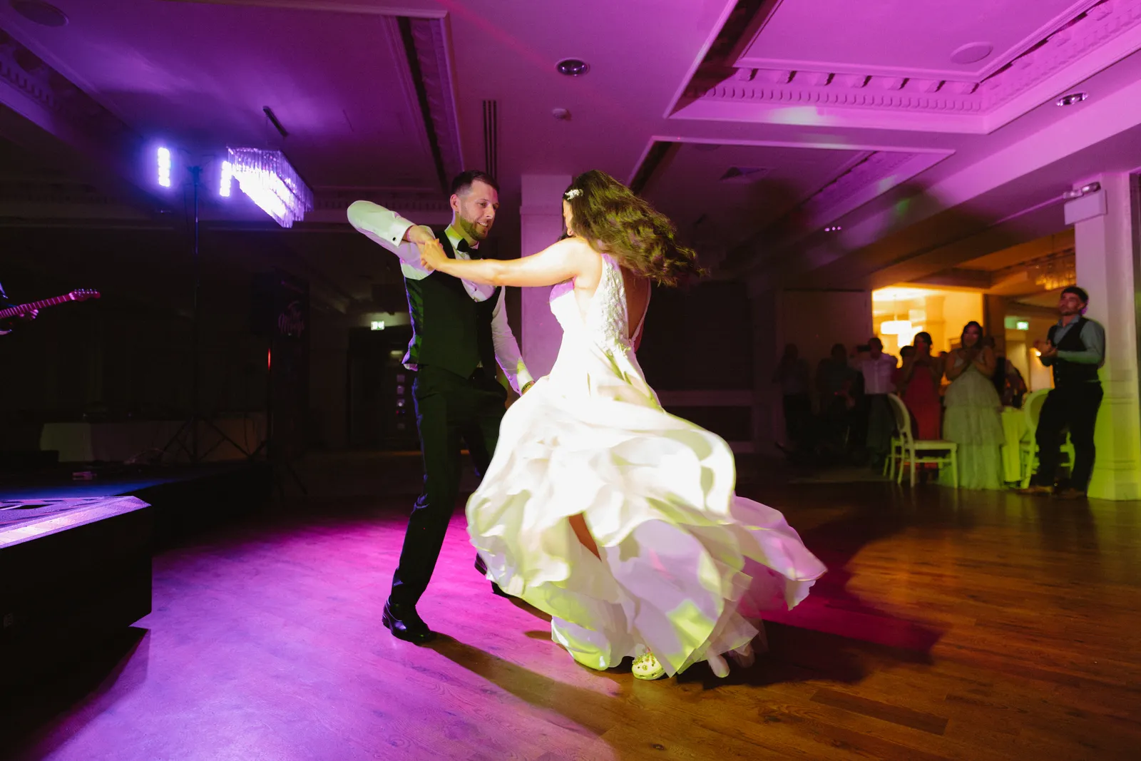 Kerstin’s dress turns on the dance floor
