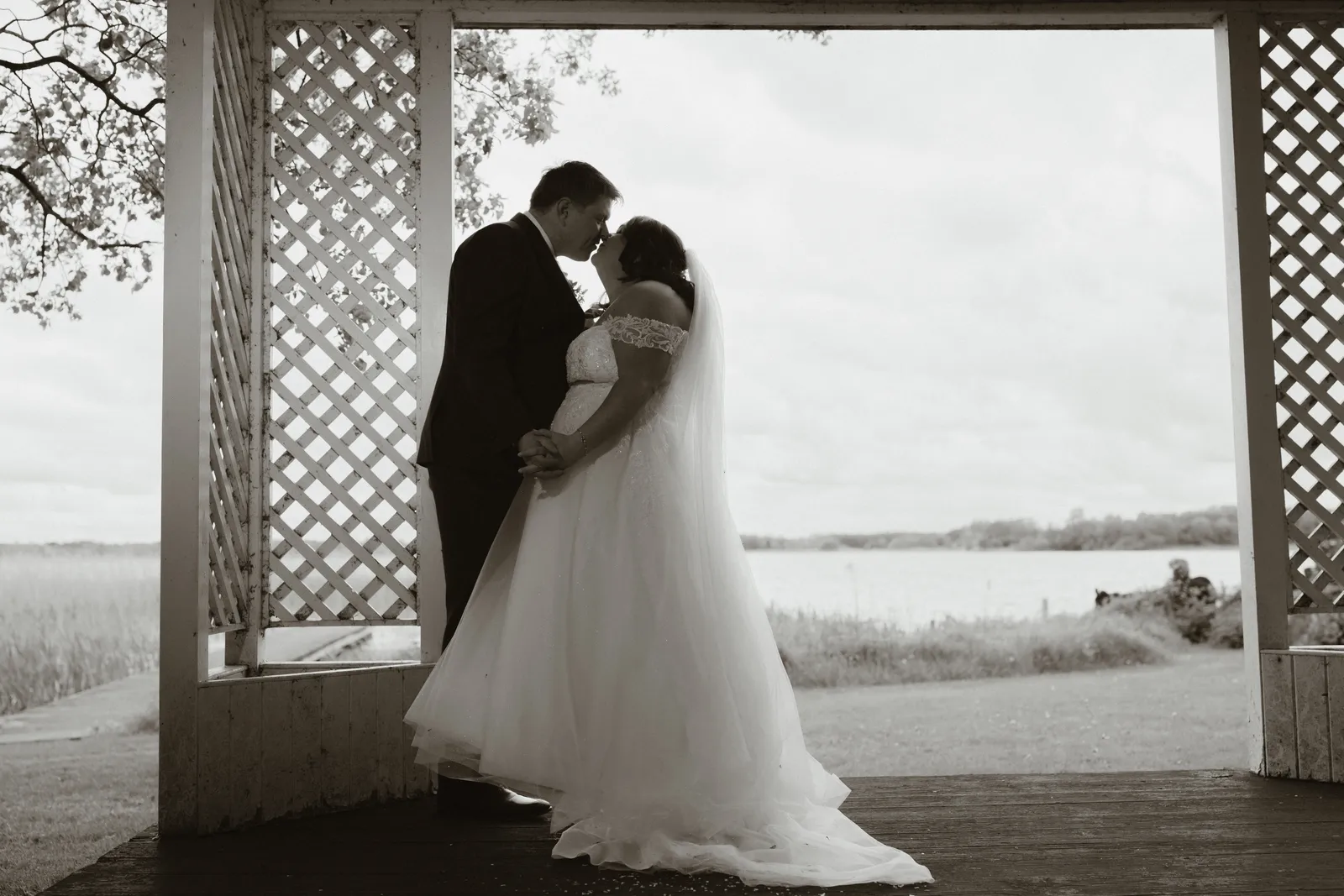 Black and white portrait in the lakeside shelter