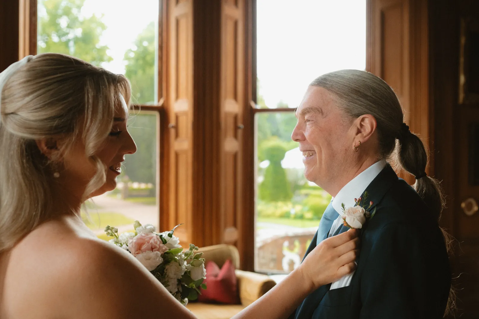 Roslyn greeting a guest before the ceremony