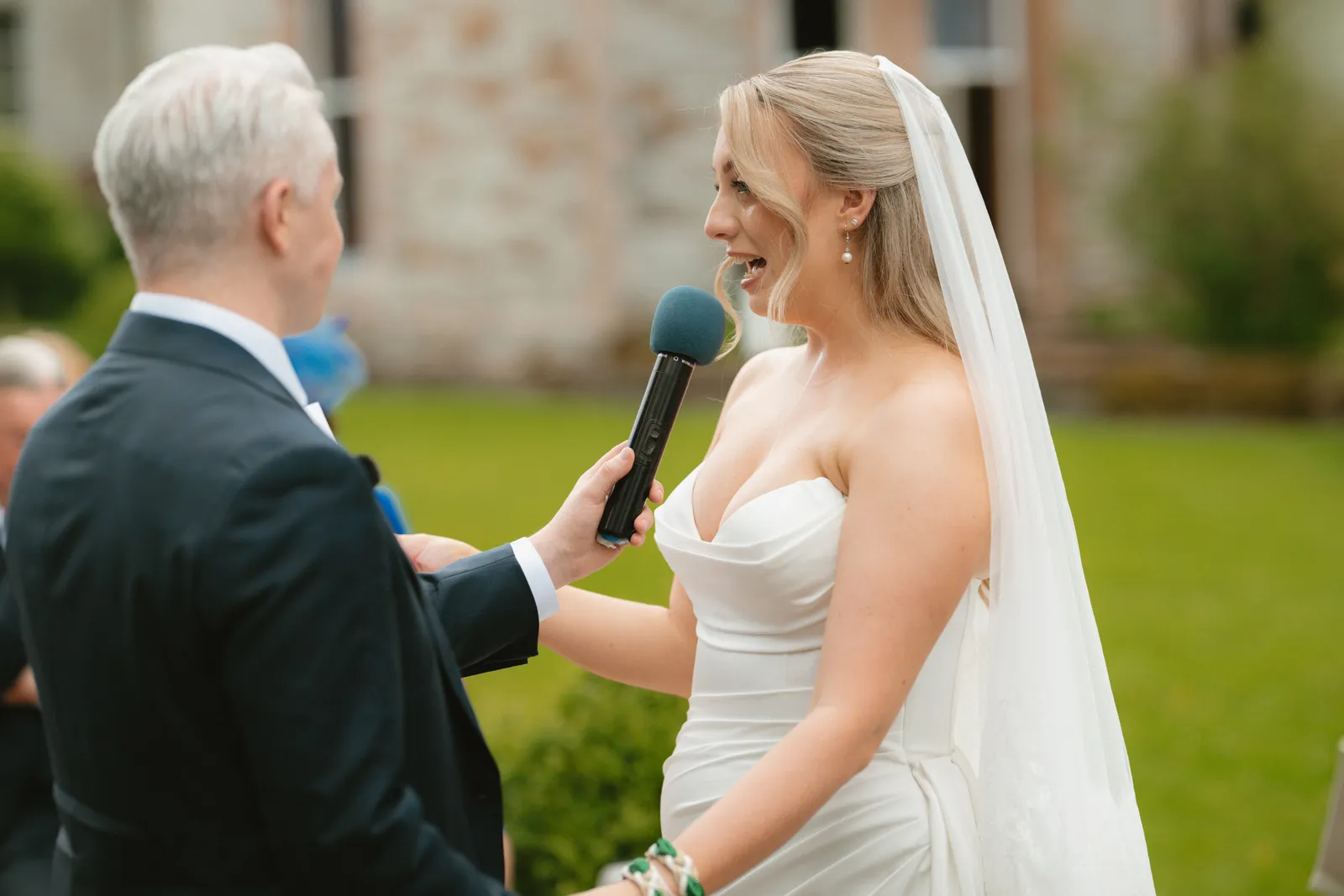 Roslyn speaking during the vows